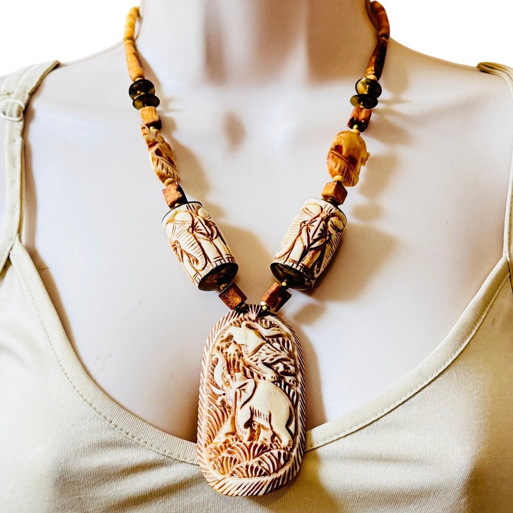 VTG Safari Animal Carved Necklace Massive Statement Retro Boho Indie 70s 21"